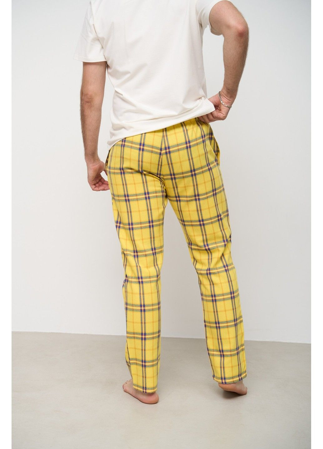 Піжама чоловіча футболка молочна + штани в клітинку жовті Handy Wear (293275175)
