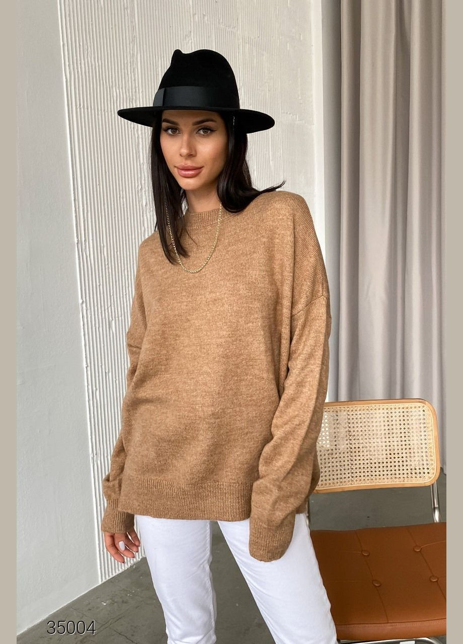 Бежевый демисезонный свитер оверсайз с заниженной линией плеч пуловер Liton