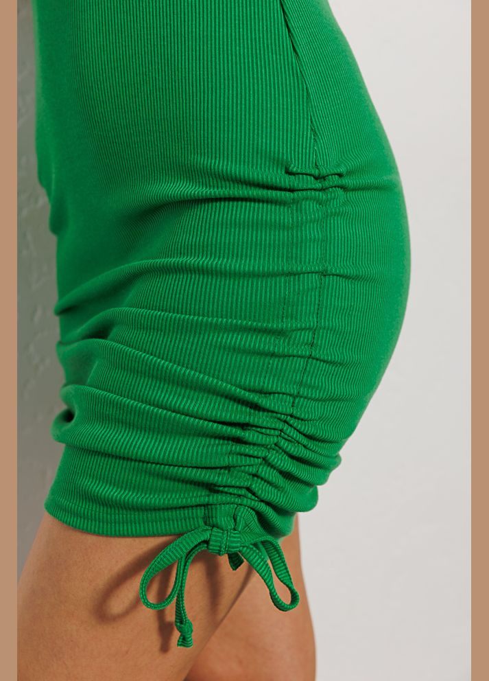 Зелена коротка трикотажна сукня зелена з лаштунками з боків Arjen
