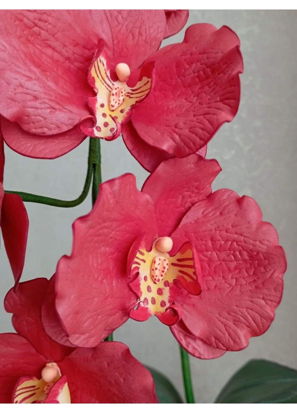 Штучна орхідея в вазоні на дві гілочки, ручна робота No Brand (301086803)