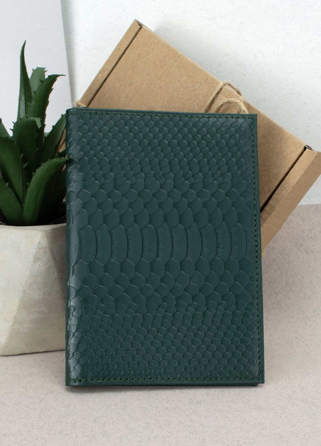 Подарочный женский набор №87: обложка на паспорт + ключница (зеленый питон) HandyCover (282719647)
