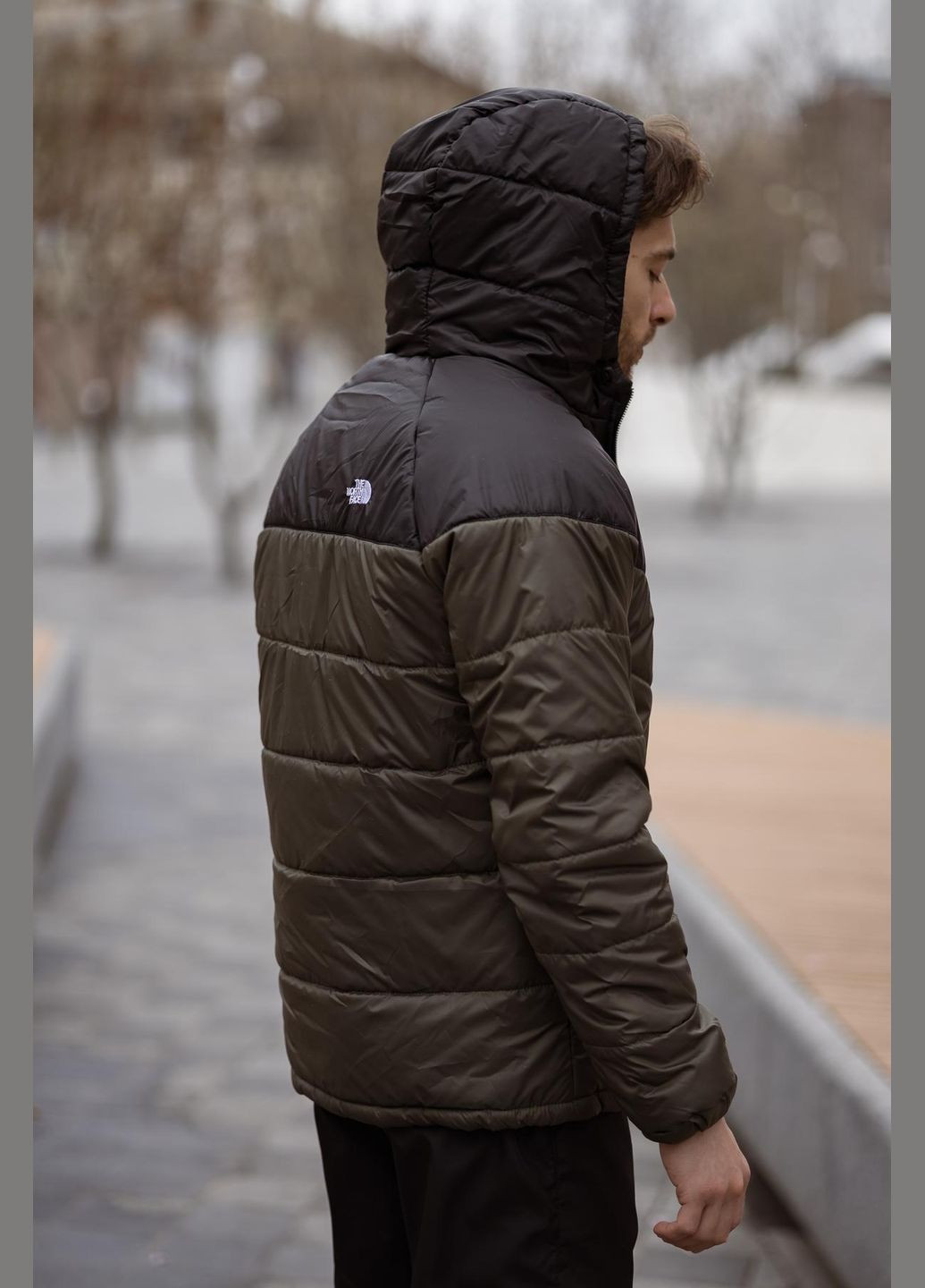 Комбінована демісезонна легка куртка з капюшоном на силіконі Vakko