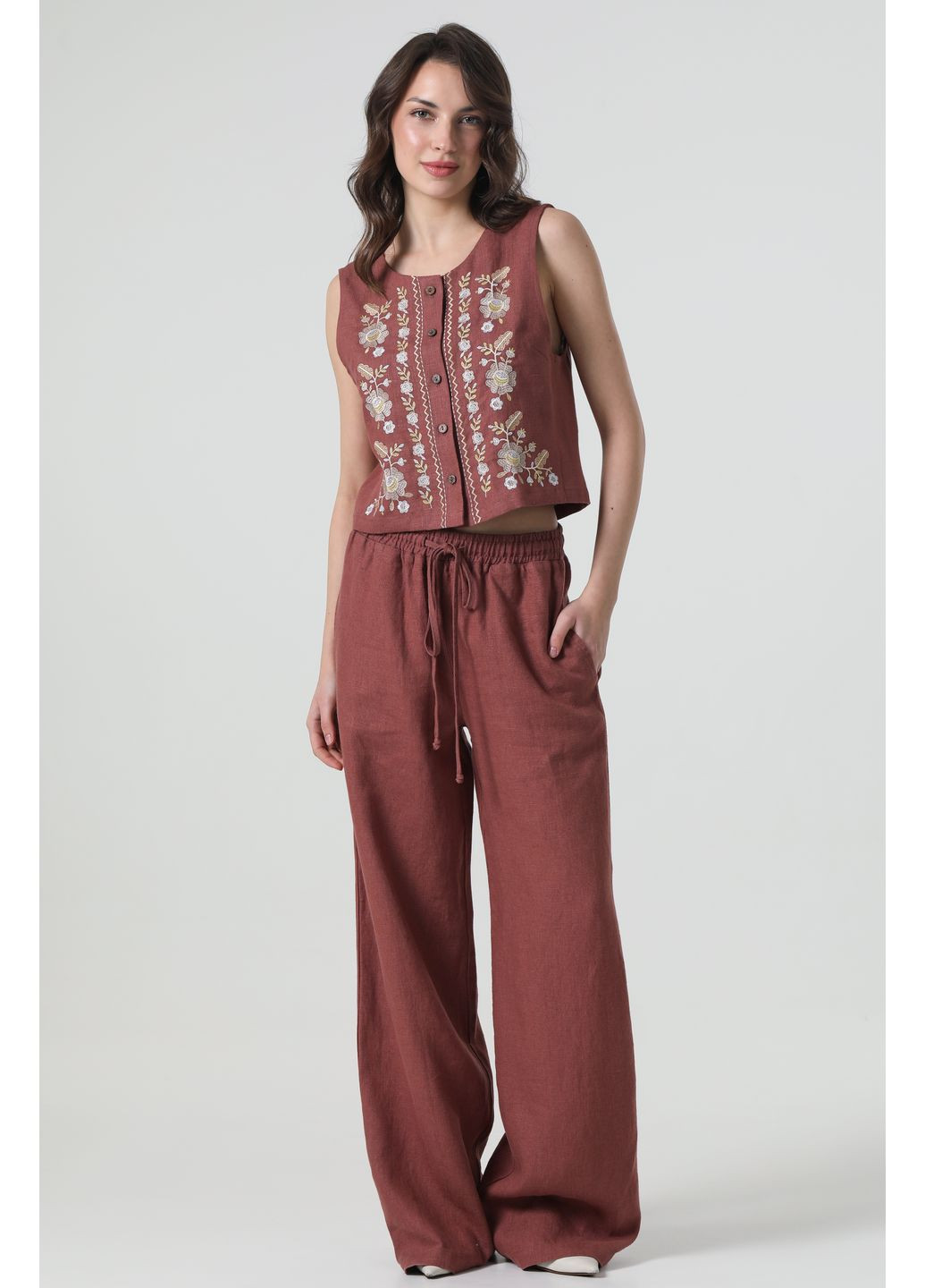 Жіночий вишитий лляний жилет на ґудзиках без підкладки з квітковим орнаметном Павлинка., р., код 9493/40/1330 ГАЛЕРЕЯ ЛЬОНУ (369667889)