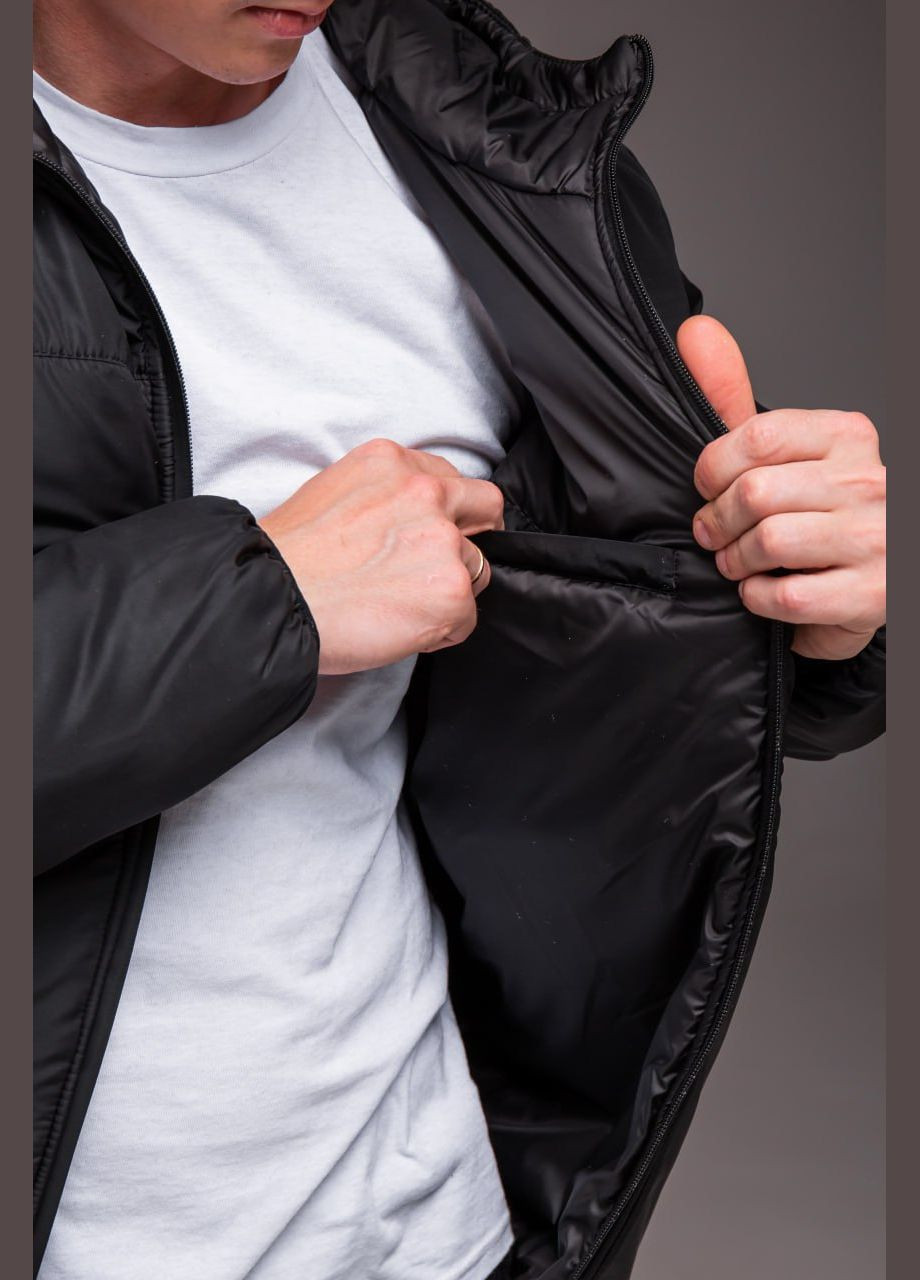 Чорна демісезонна тепла куртка з капюшоном Vakko