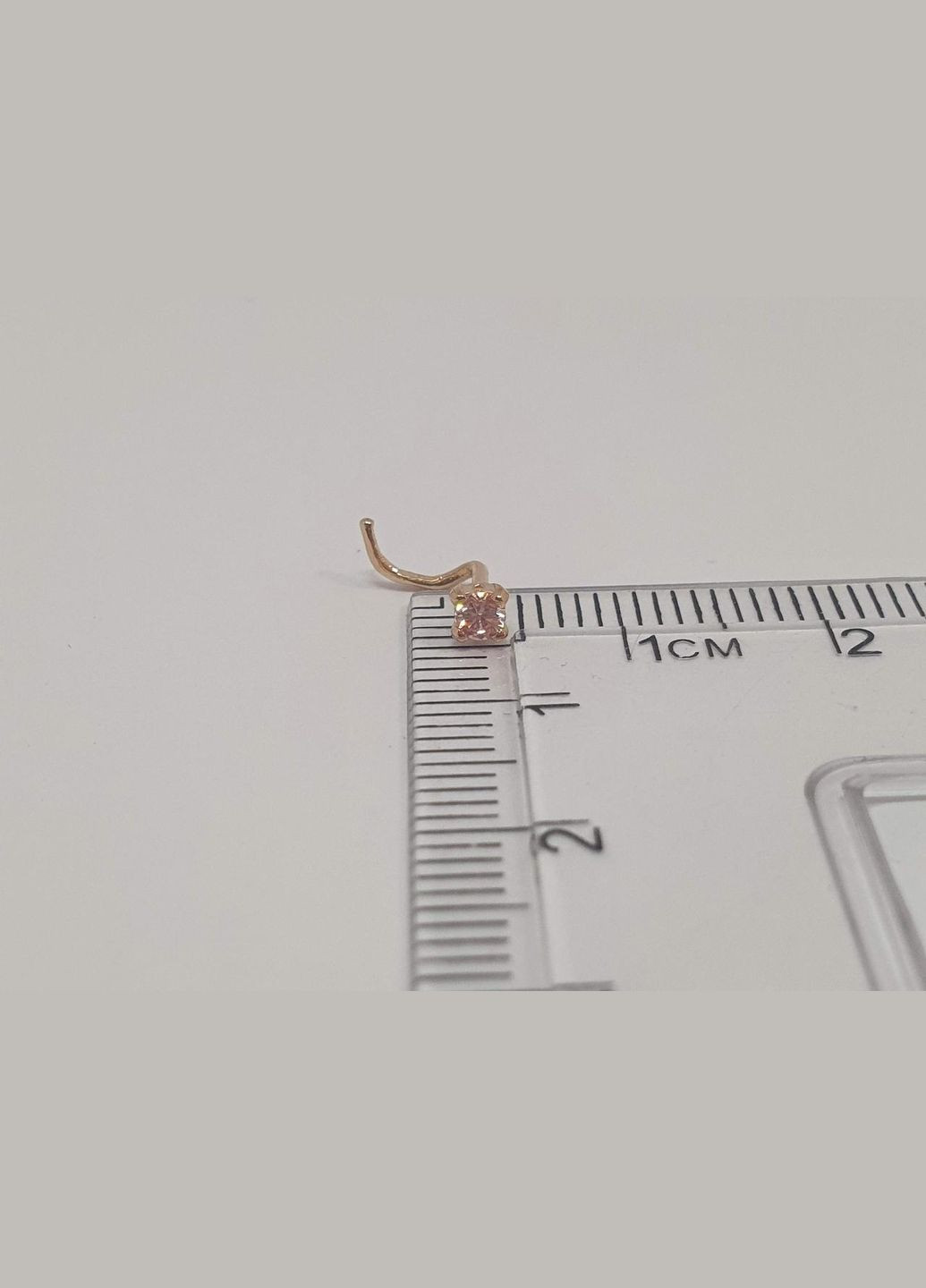 Золота сережка-пірсинг в ніс з фіанітом. 1017.1 Рожевий (світлий) Dear (269462503)