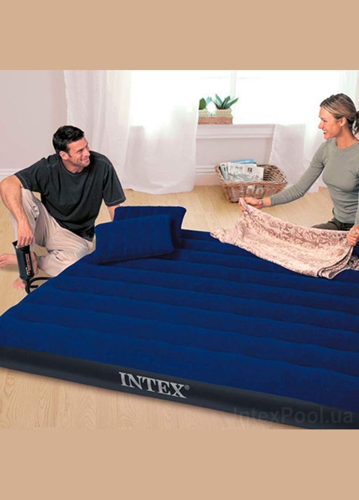 Матрас надувной велюровый с подушками и насосом, 152х203х25 см Intex (289978200)