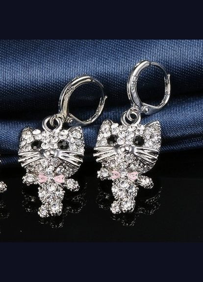 Серьги подвески Милые кошечки с розовым бантиком и фианитами 3.0 см серебристые Liresmina Jewelry (290664055)