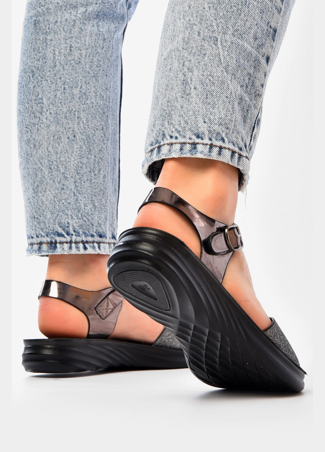 Босоніжки жіночі сріблястого кольору Let's Shop (338370743)