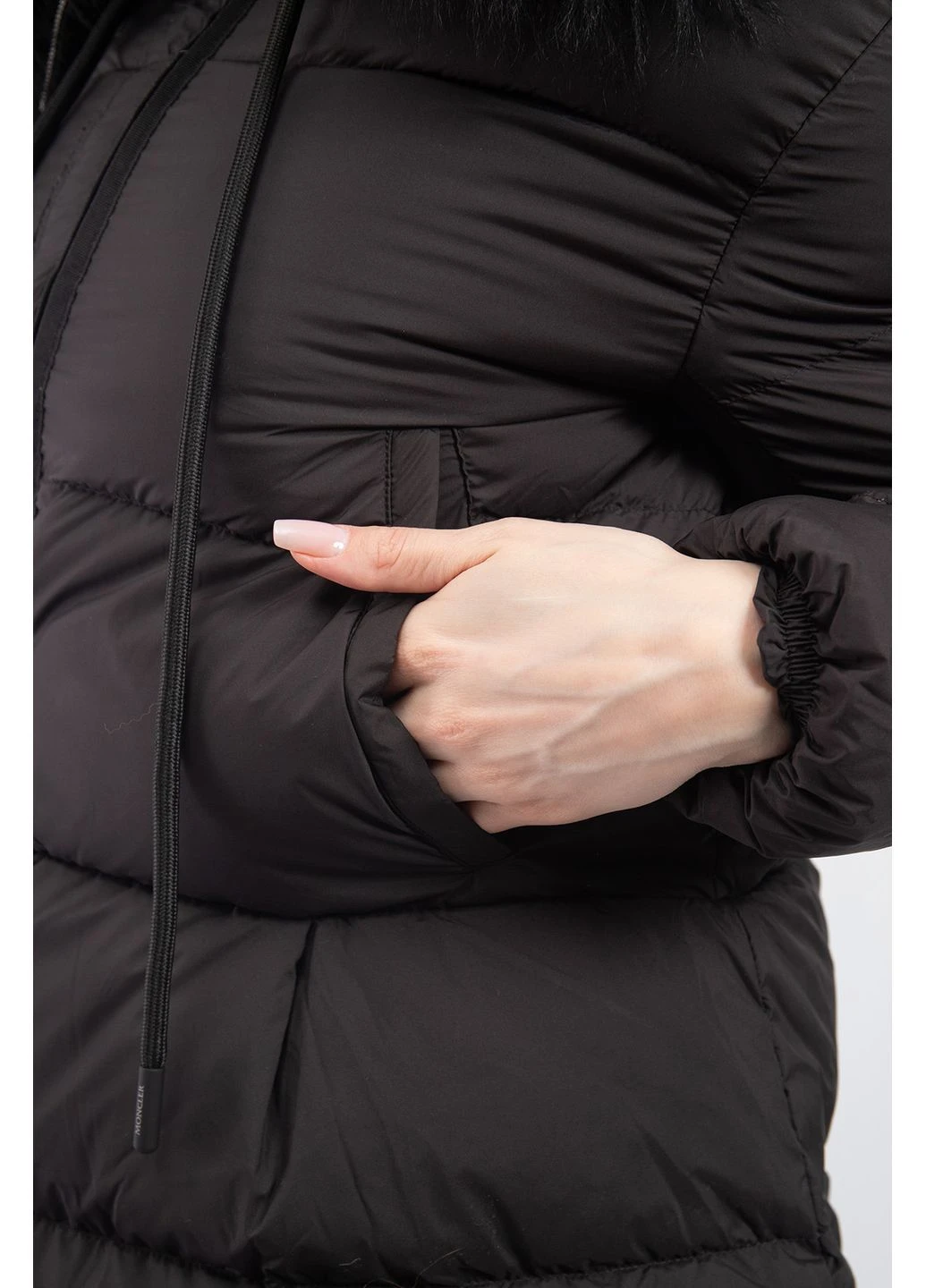 Черный Пуховик Moncler