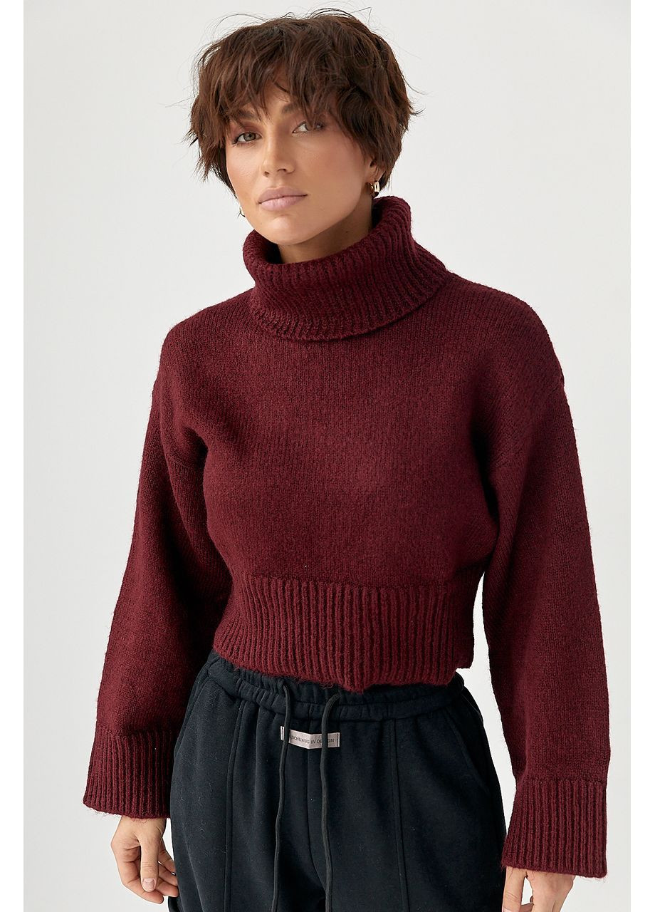Бордовий зимовий короткий в'язаний светр з високою горловиною - сірий колір Lurex