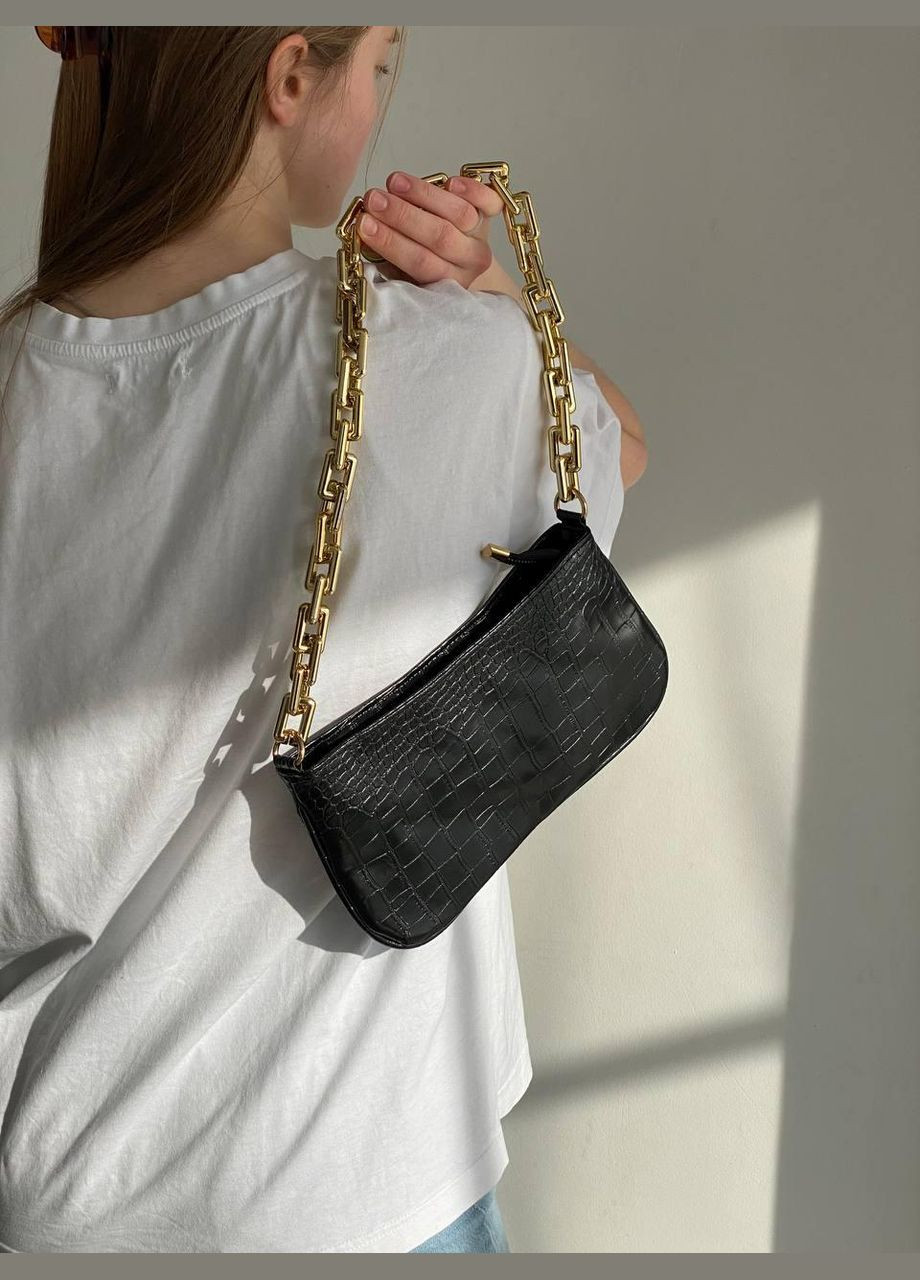 Жіноча сумка багет на товстій золотому ланцюжку рептилія чорна No Brand (296008160)