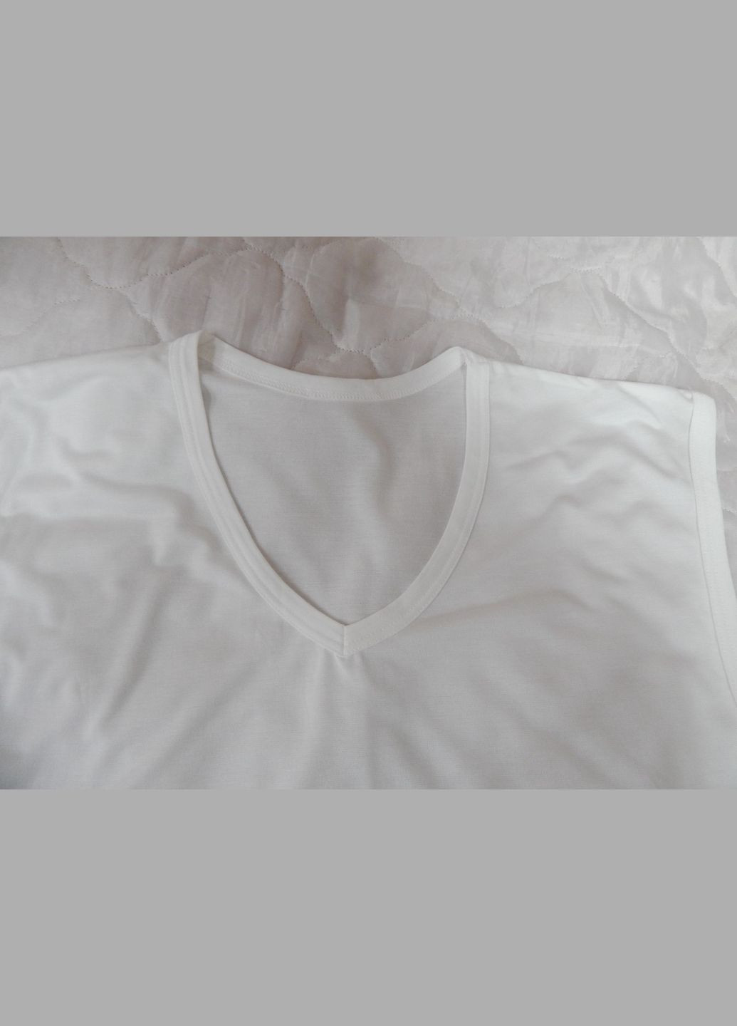 Белая мужская трикотажная безрукавка gu р.50 133mф (только в указанном размере, только 1 шт.) No Brand