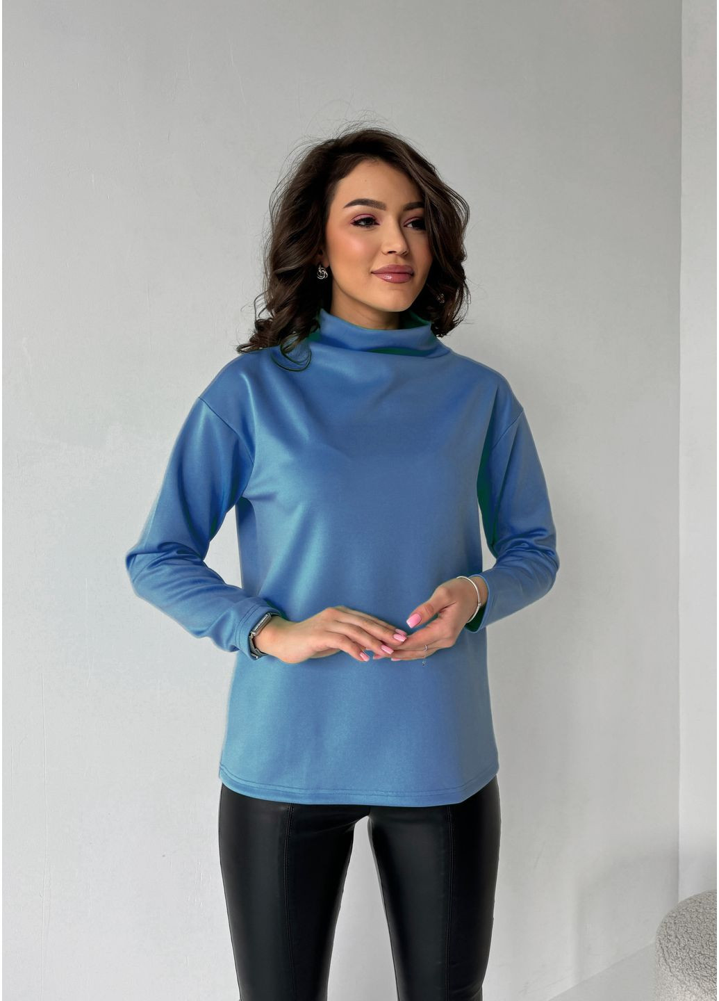 Класичний жіночий трикотажний гольф INNOE Гольф (361668794)