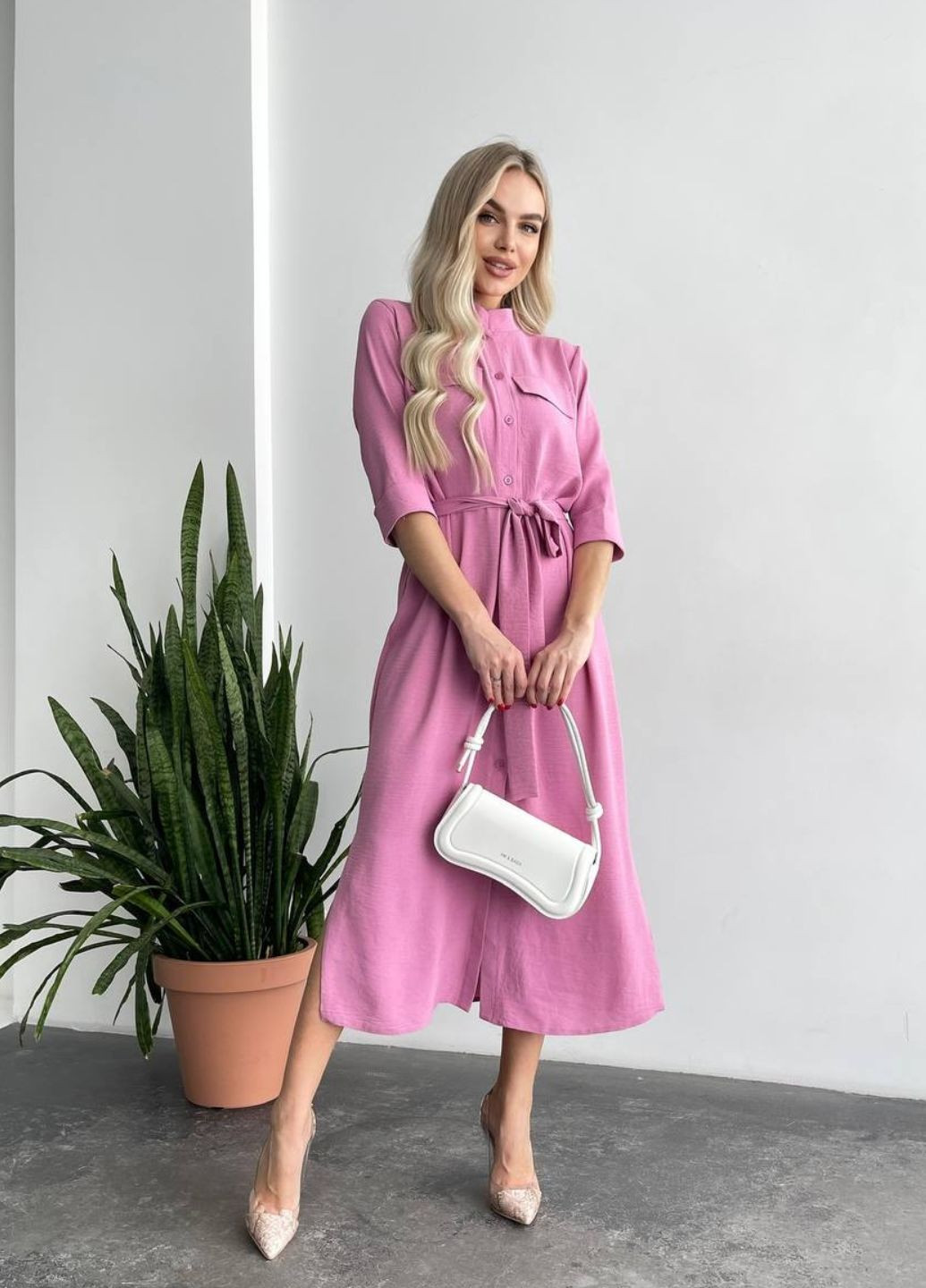 Розовое повседневный платье-макси с разрезом No Brand однотонное
