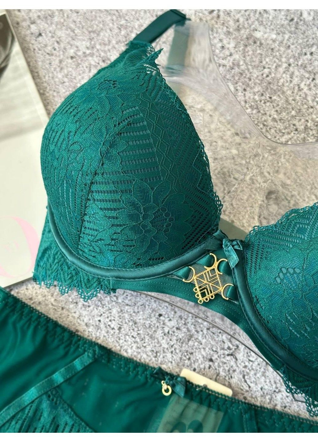 Изумрудный кружевной комплект женского белья измрудный Weiyesi