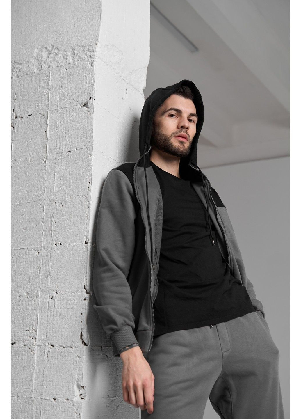 Спортивний костюм чоловічий ТРІЙКА весна осінь HW CLUB з кофтою на замку сірий + футболка чорна Handy Wear (293275189)