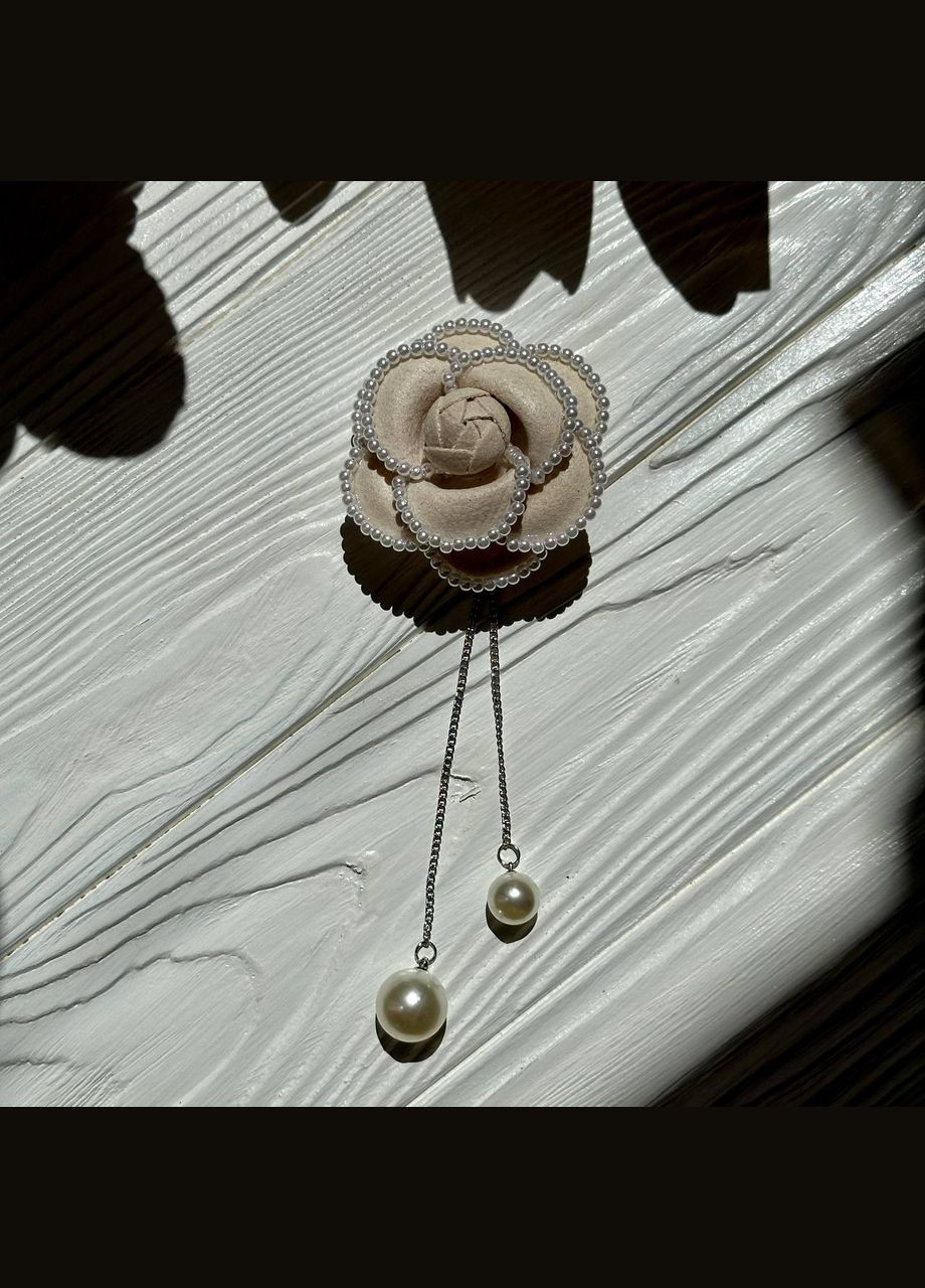 Брошка жіноча у вигляді квітки матеріал твід з підвісками та перлинами Xuping Jewelry (330618892)