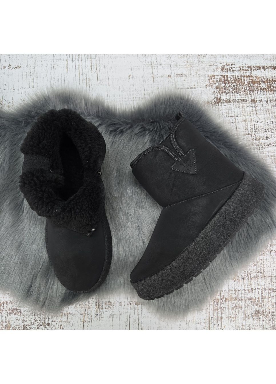 Чоботи уггі чорні жіночі зимові утеплені на блискавці Paolla (370044040)