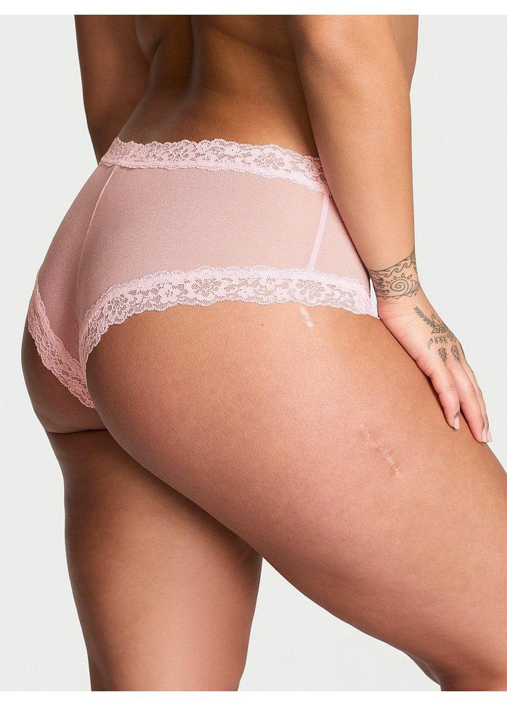 Трусики-чики жіночі мереживні Sequin Posey Mesh Cheeky Panty пудрові Victoria's Secret (350197291)