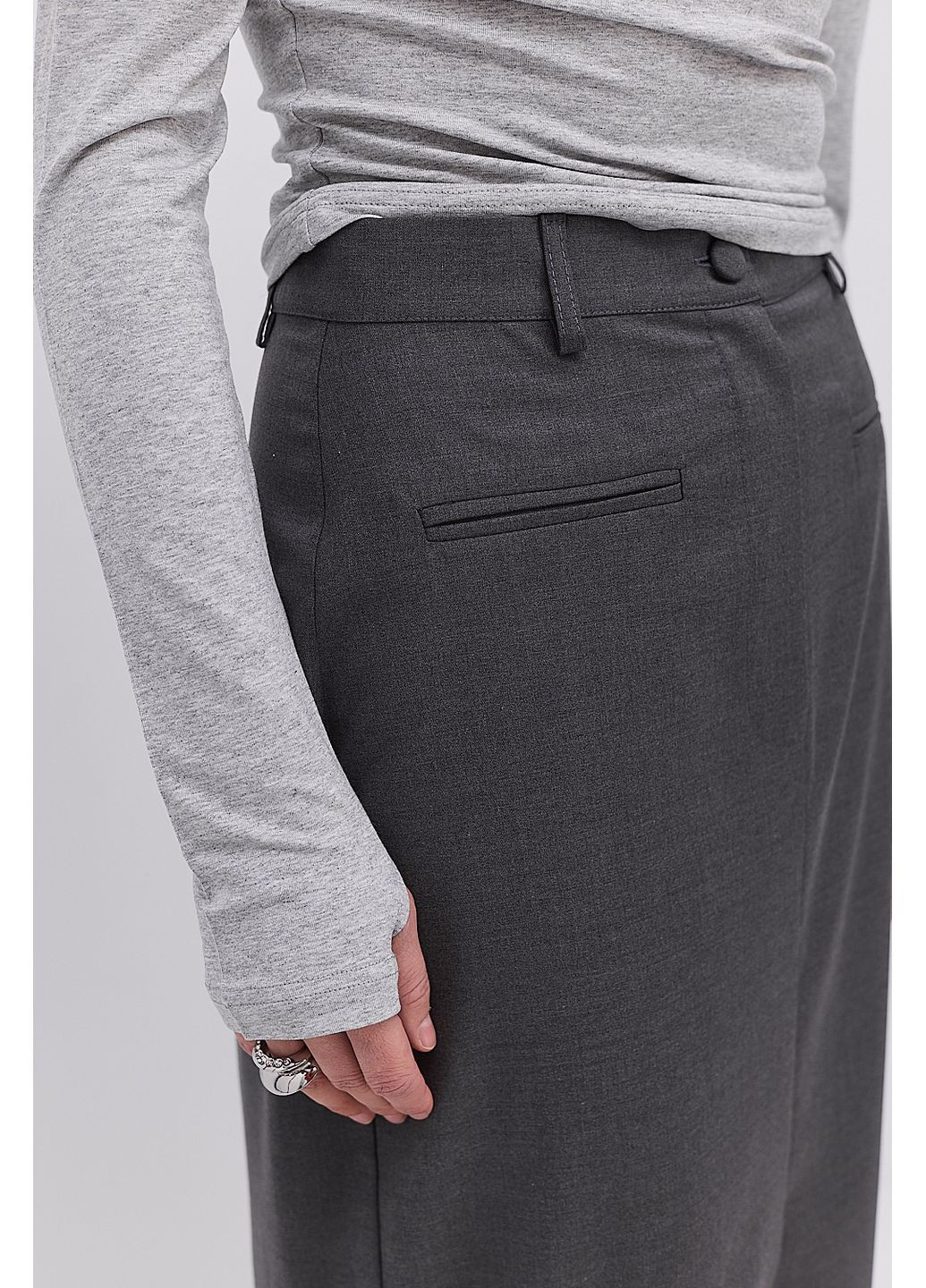 Довга спідниця в діловому стилі графітова зі шліцою спереду розмір Arjen (373682192)