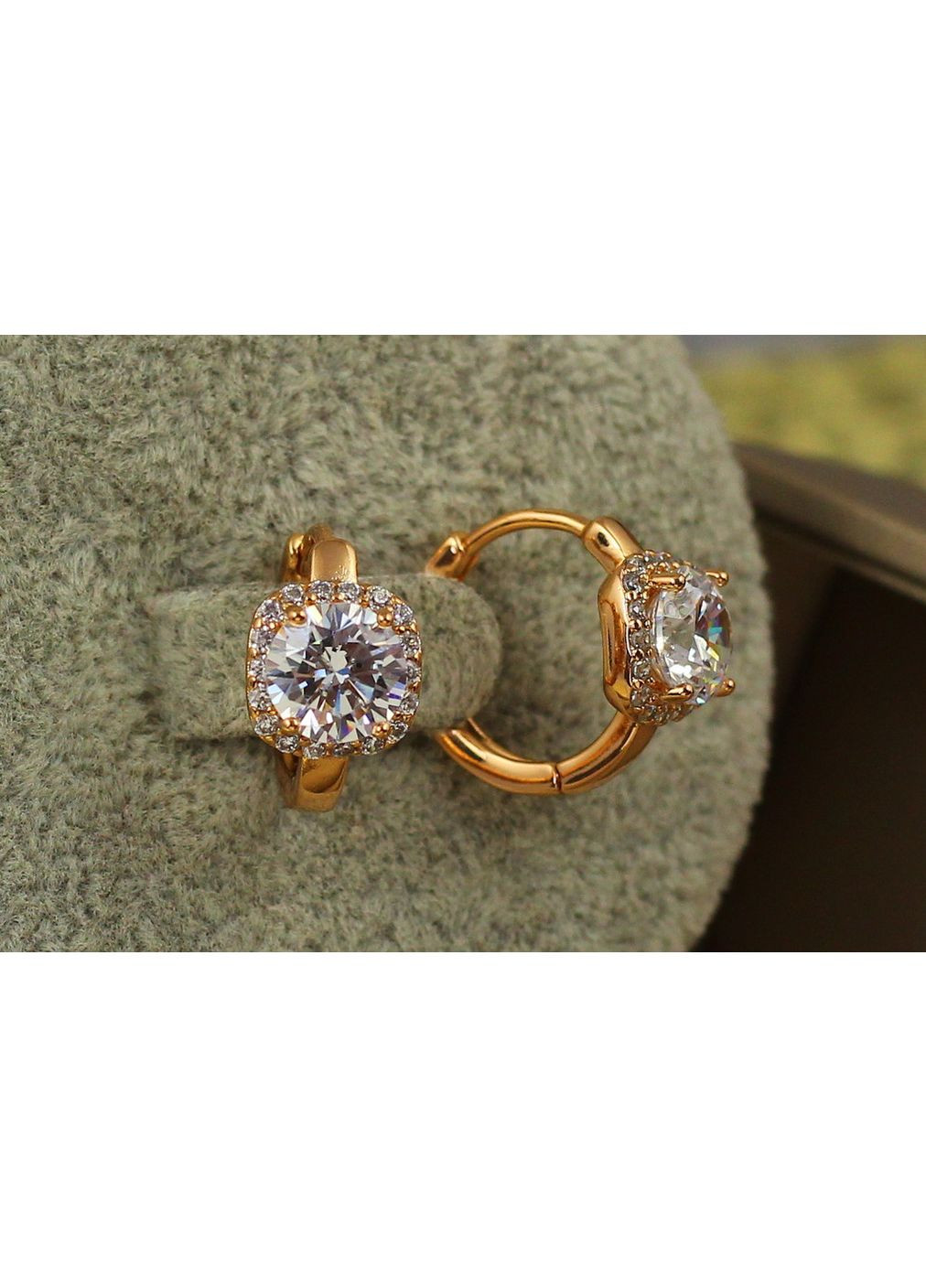 Сережки білий принц 1.5 см золотисті love-shopping Xuping Jewelry (354662769)