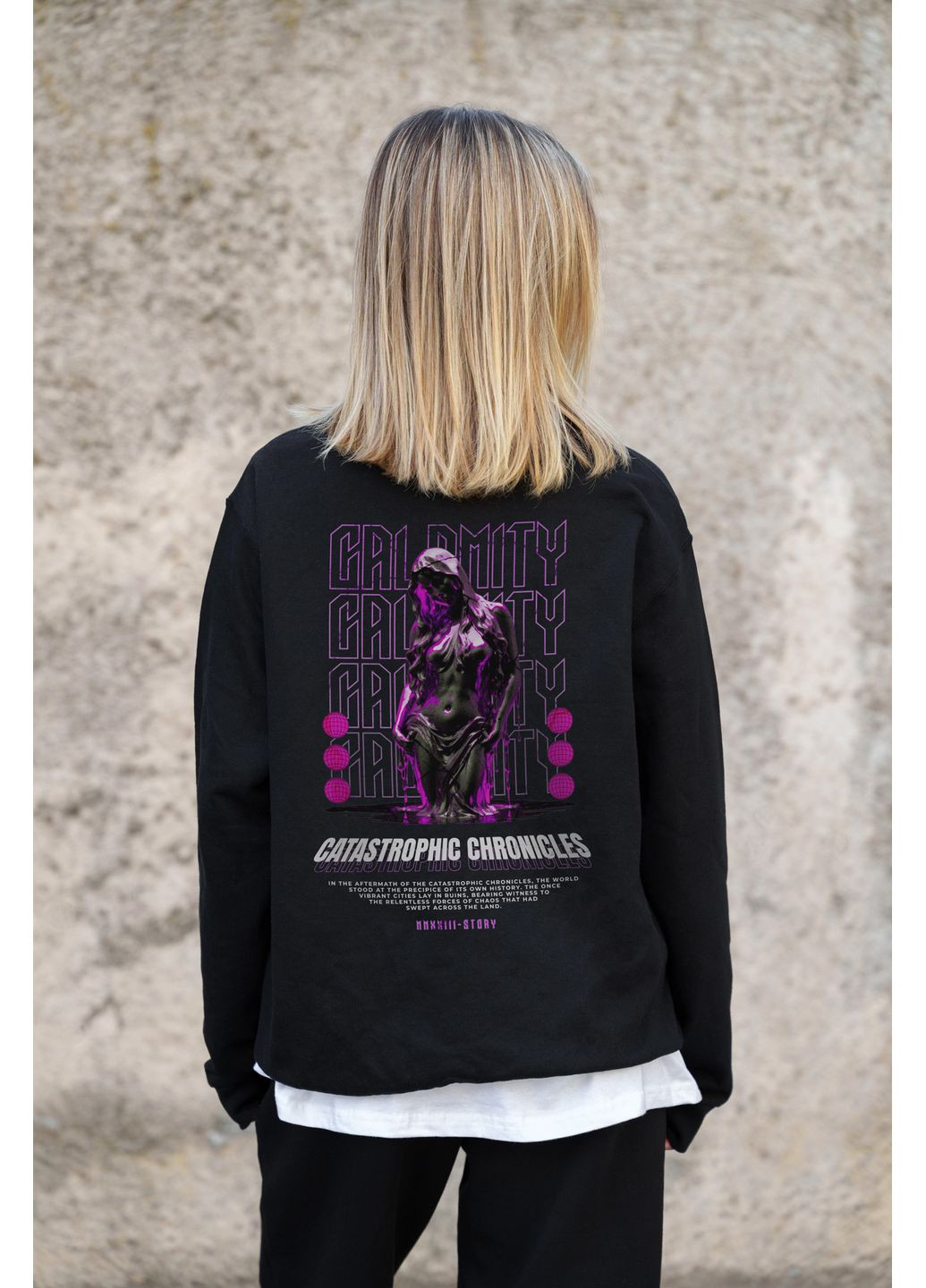 Черный женский утепленный оверсайз свитшот на флисе с принтом calomity Without однотонный без декора (361680363)