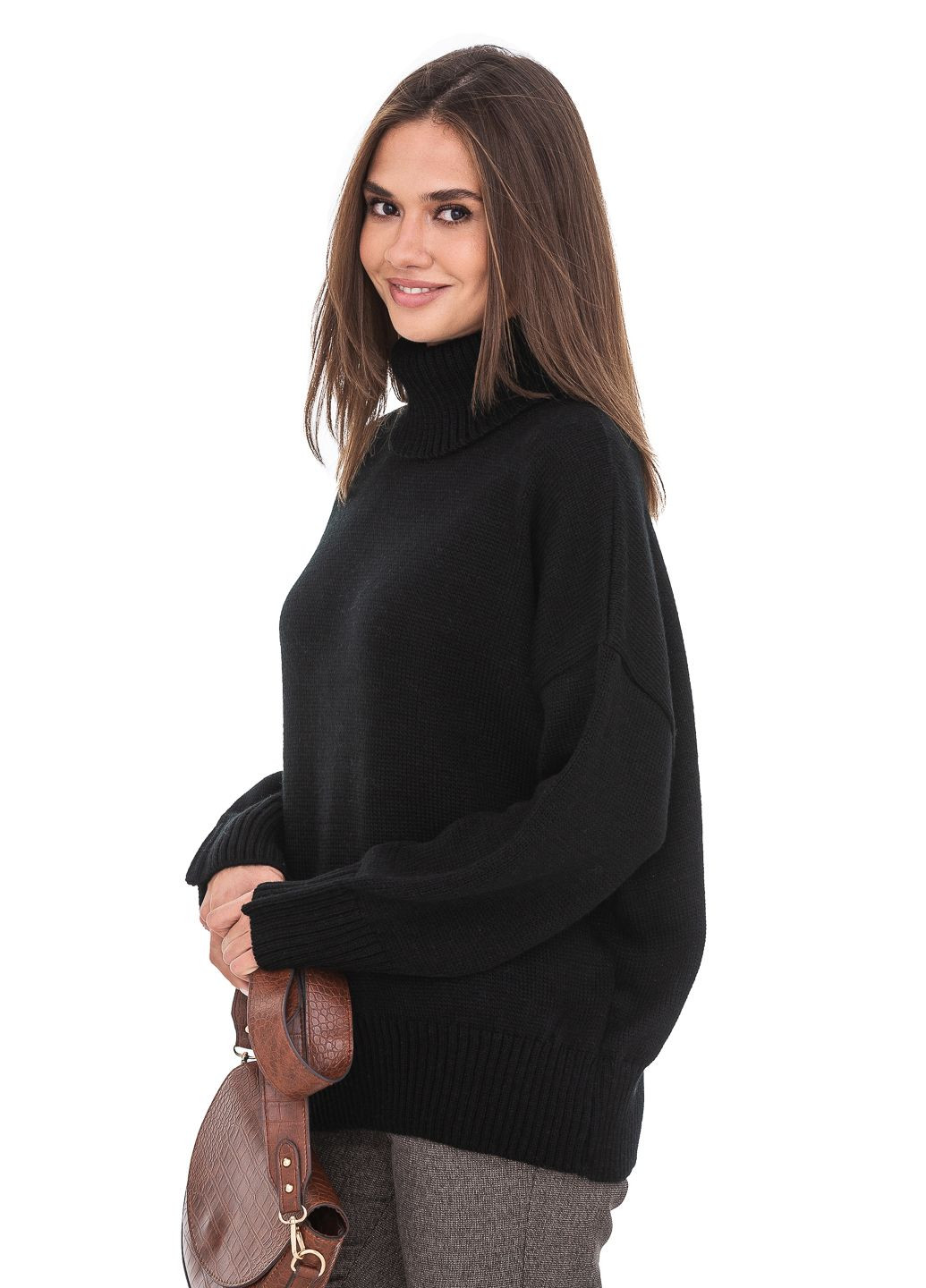 Черный свободный женский свитер SVTR