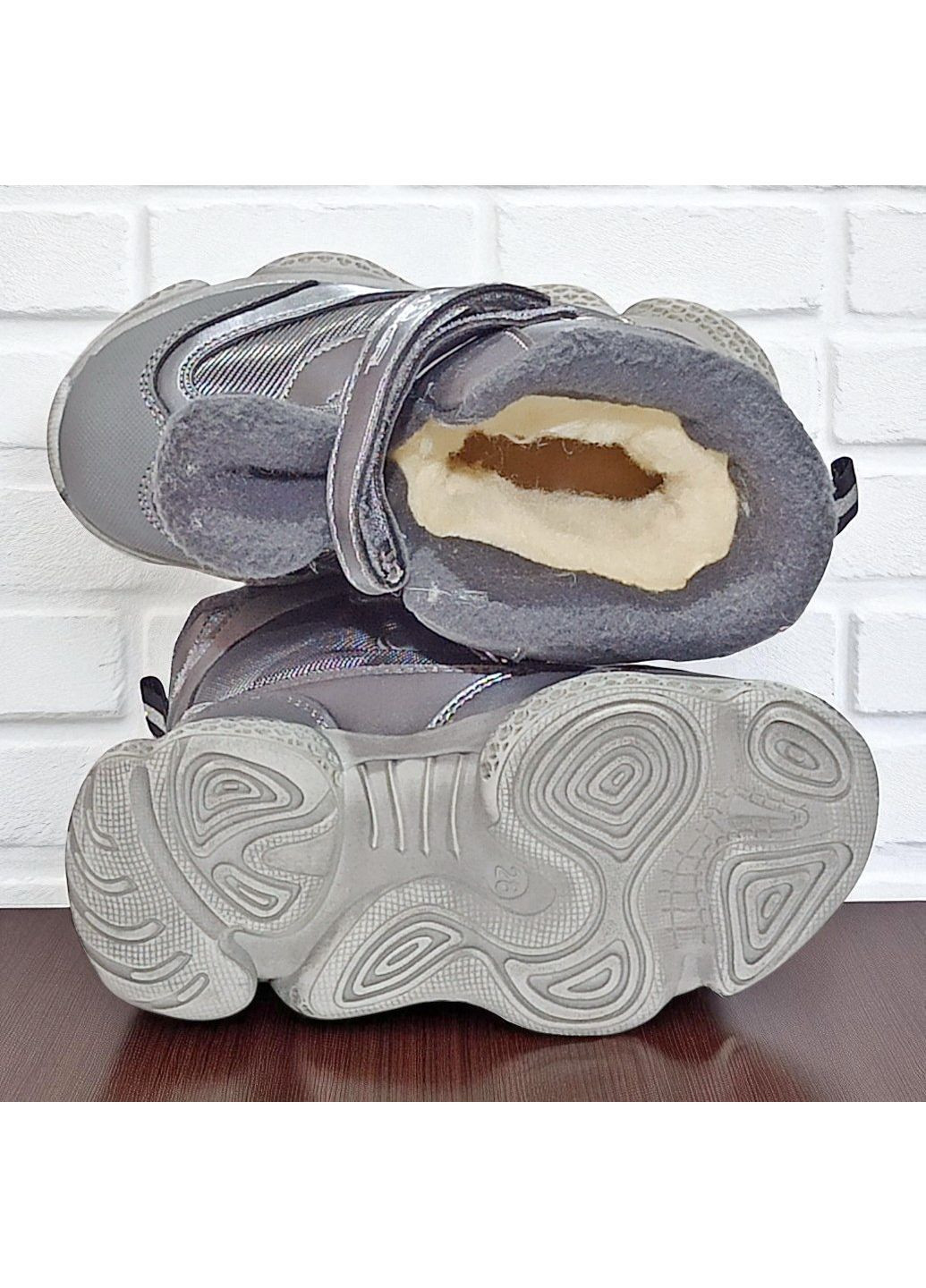 Зимові дутики на овчині сноубутси зимові черевики на липучках для дівчинки Казка L&D (365578831)