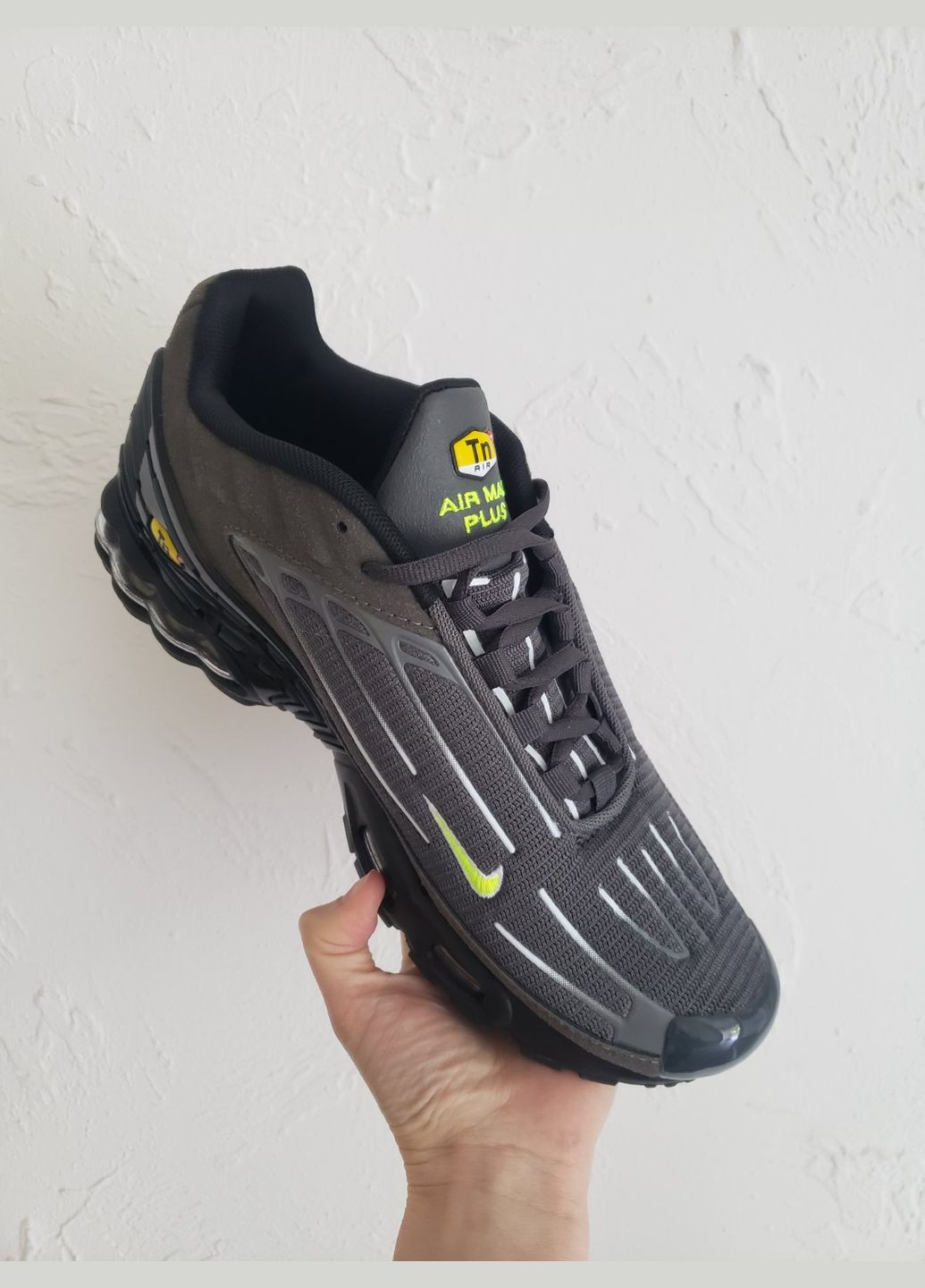 Темно-сірі кросівки Nike Air MAX PLUS ІІІ