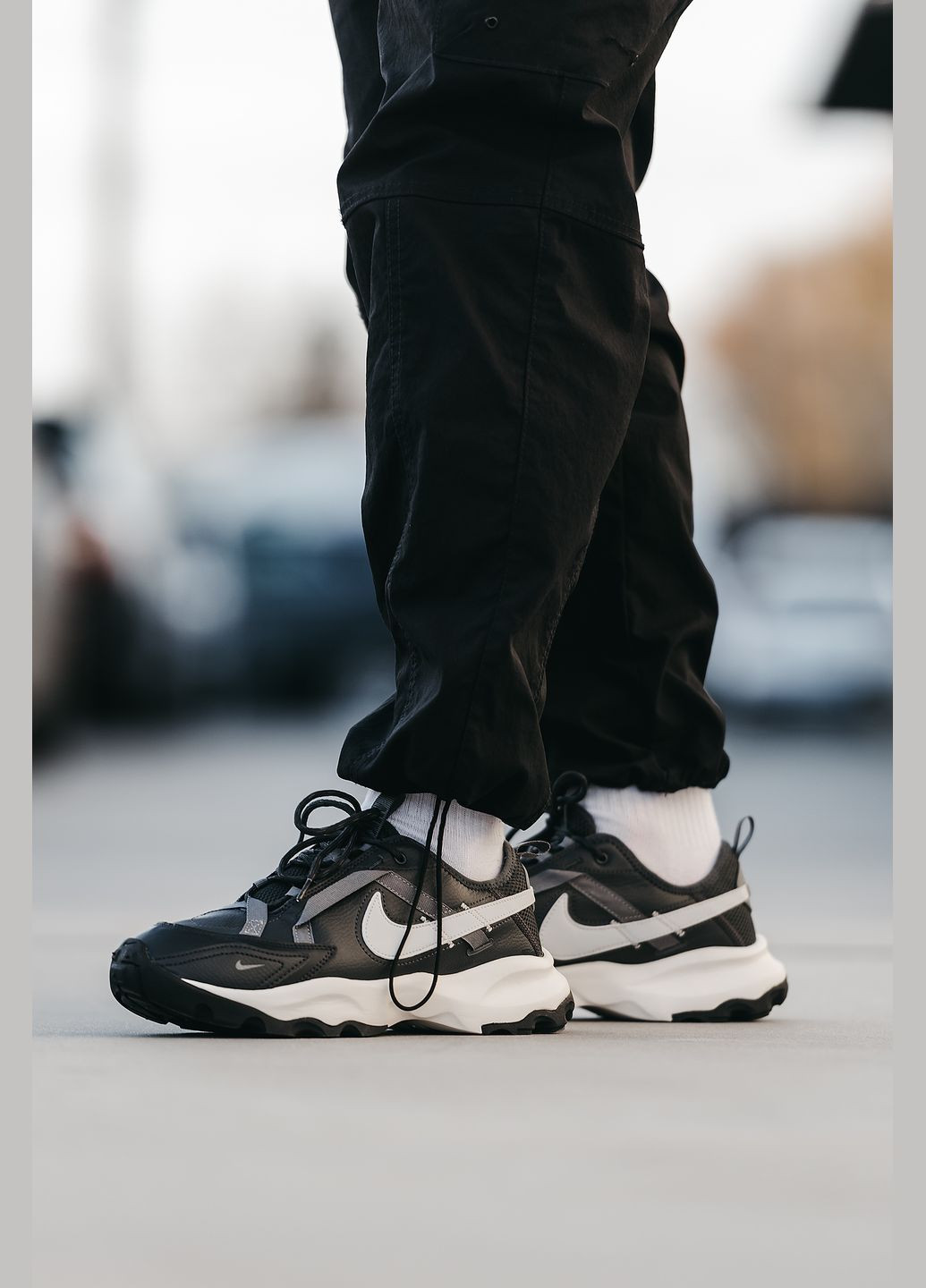 Черные всесезонные кроссовки мужские nike tc 7900 black white | найк тс 7900 черные белые No Brand