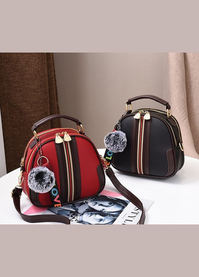 Жіноча маленька сумочка з хутряним брелоком, мінісумка з хутряною підвіскою, екошкіра.(BRT) Brettani (362412035)