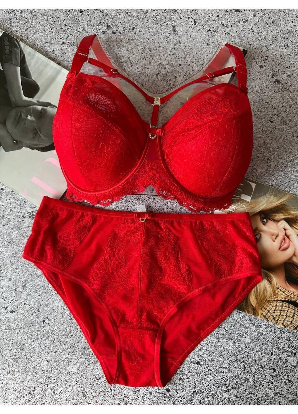 Красный комплект женского нижнего белья с портупеей красный Lanny Mode