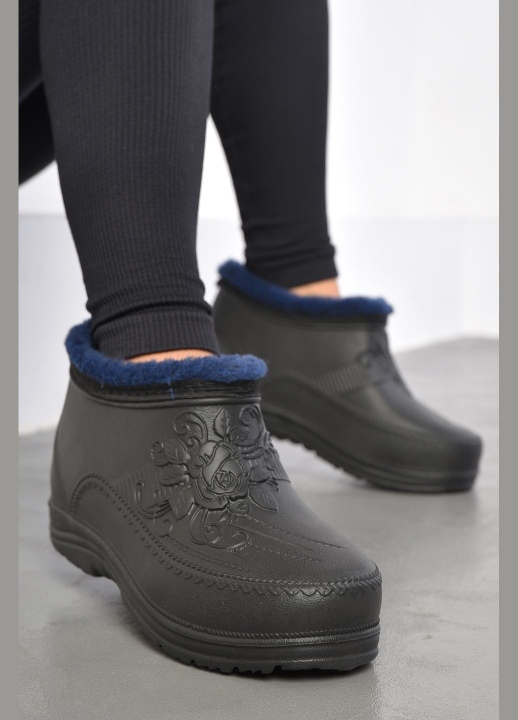 Галоши женские на меху черного цвета Let's Shop (302660741)