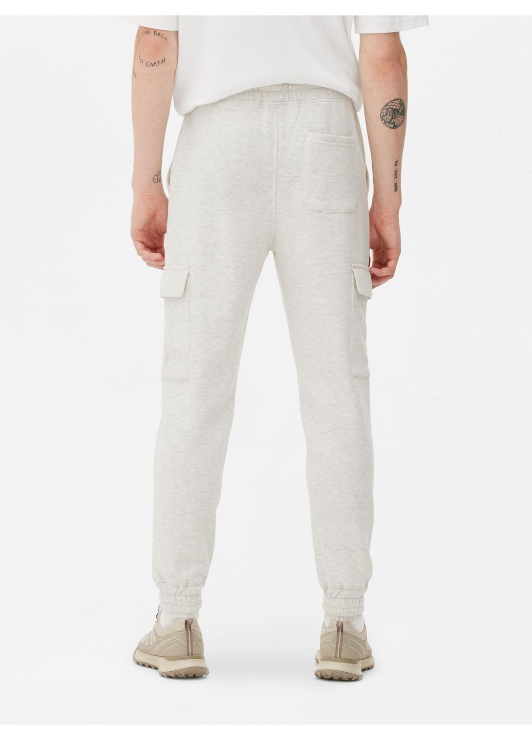 Светло-серые брюки Primark