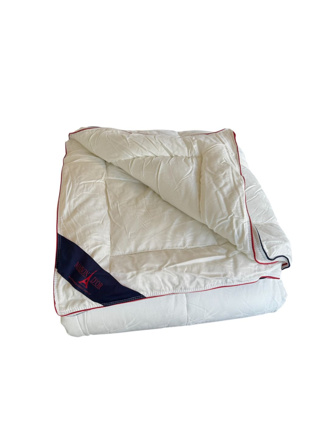 Одеяло Maison D’or Izabella Red Blue жаккардовый сатин 195-215 см белое Maison D'or (322137942)