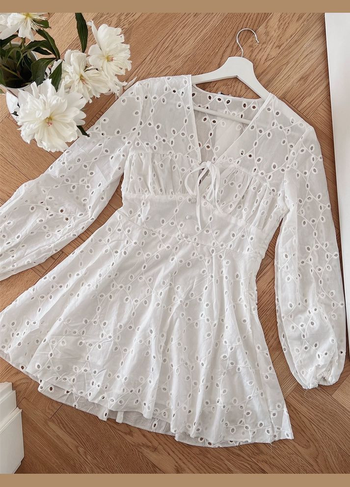 Белое платье мини из прошвы 111167 белый No Brand