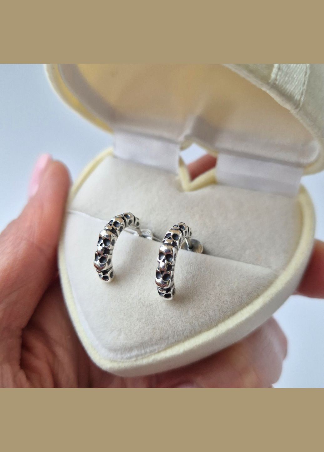 Срібні сережки гвоздики на закрутках Черепа без каменів срібло 925 проби Чорнене 54033ч 3.50г No Brand (306742745)