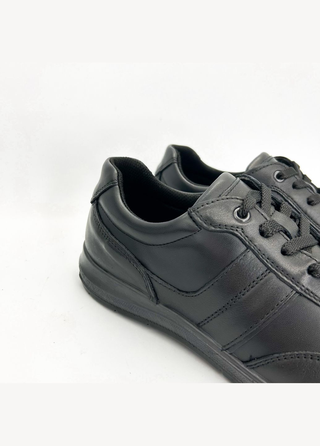 Черные кроссовки (р) кожа 0-2-2-651690 Imac