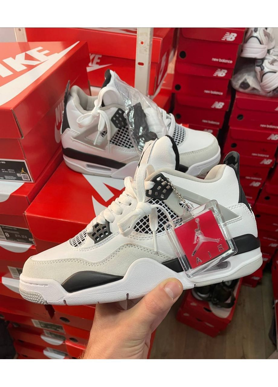 Бежевые всесезонные кроссовки nike air jordan 4 military No Brand