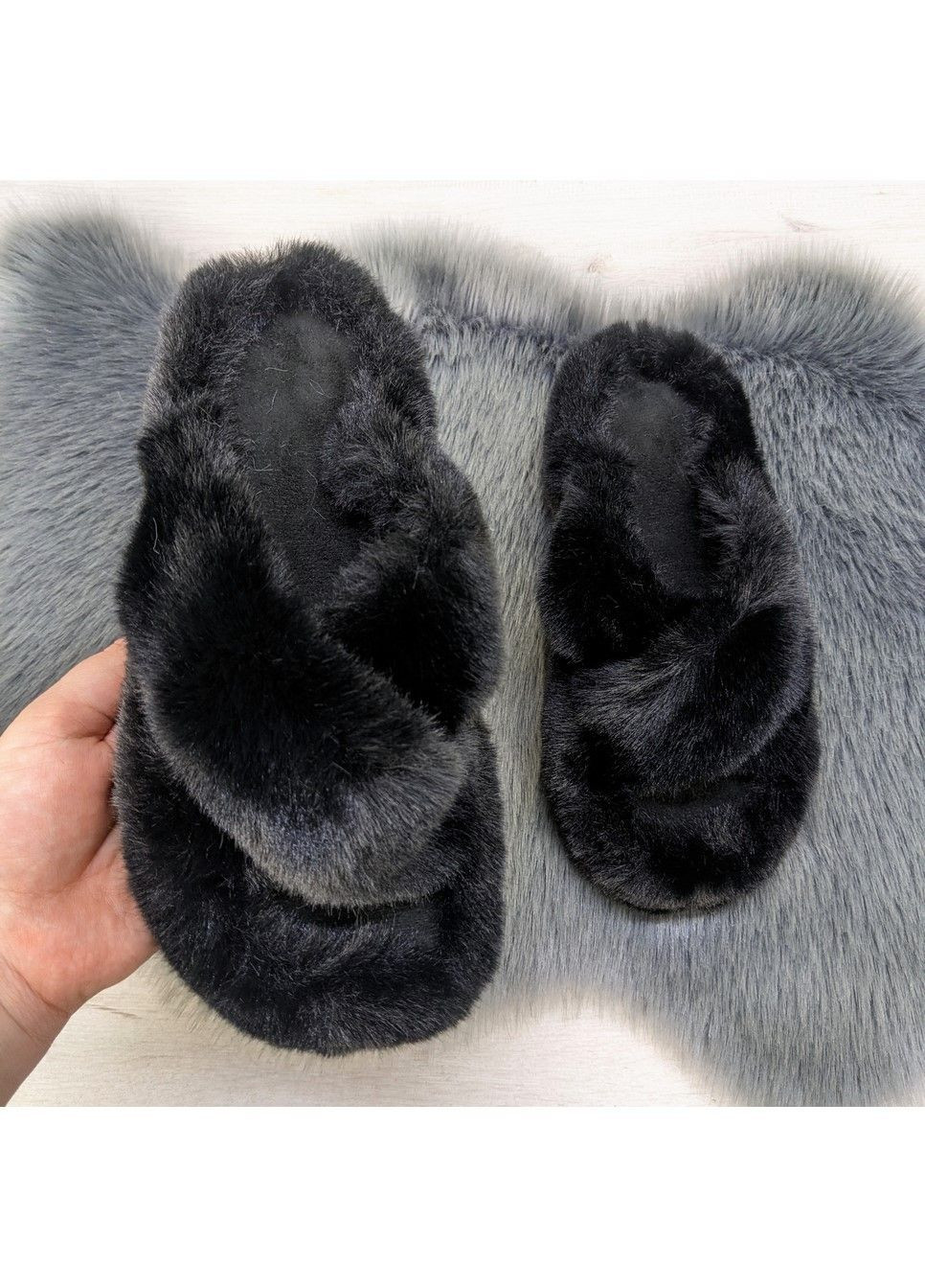 Черные тапочки женские домашние меховые Lion