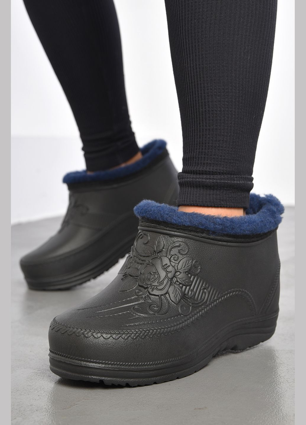 Галоши женские на меху черного цвета Let's Shop (302660741)