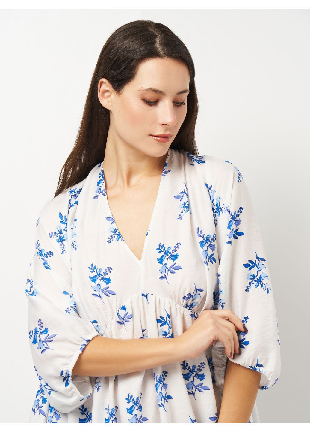 Білий кежуал сукня H&M з квітковим принтом