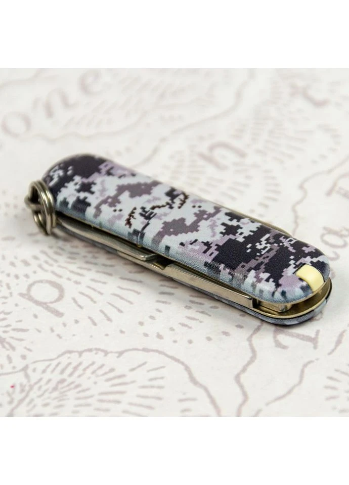 Складаний ніж CLASSIC SD ARMY Піксель синій 0.6223.3.W3942pw Victorinox (399522808)