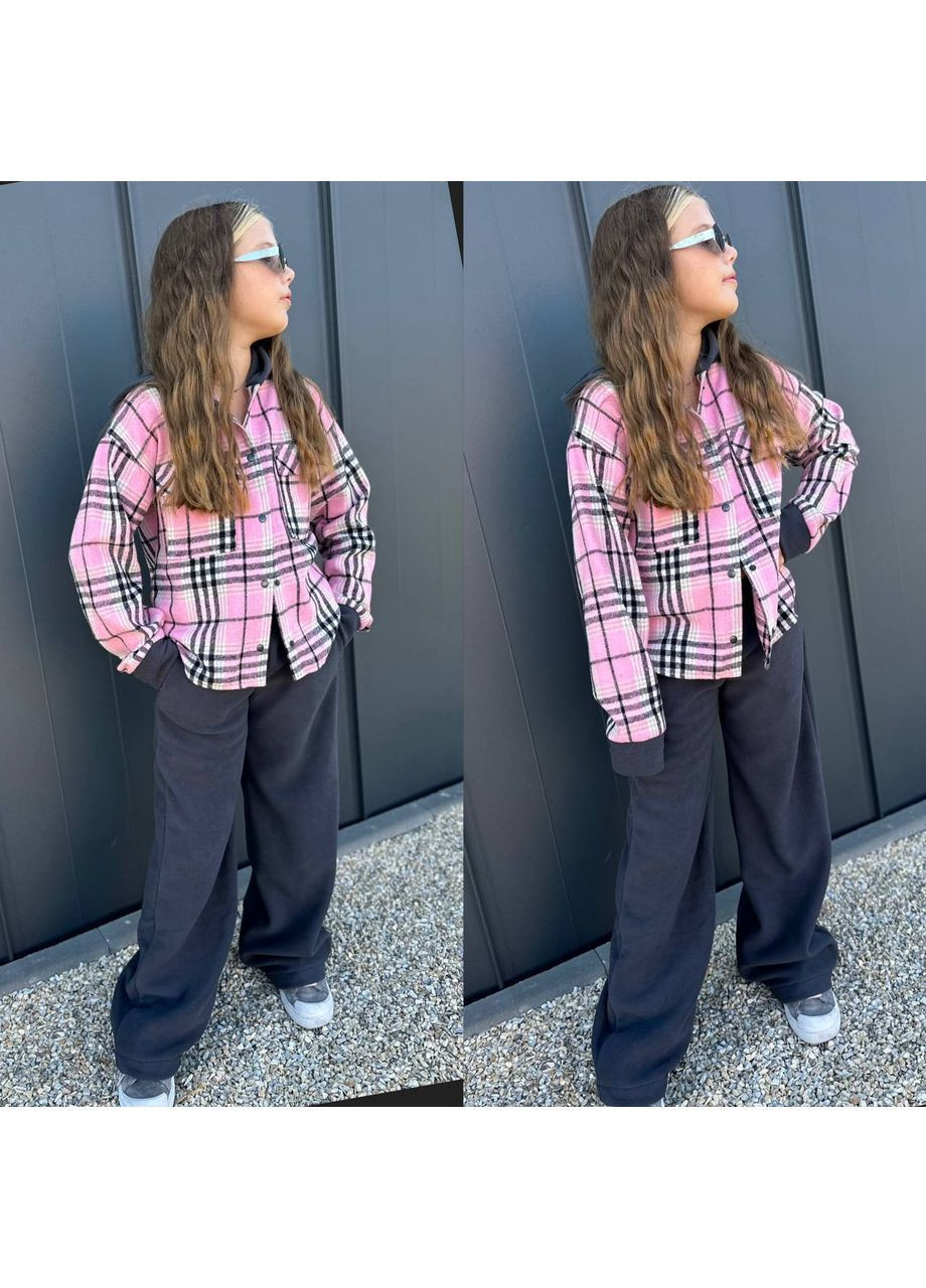 Розовый демисезонный костюм детский для девочки теплый брюки карго палаццо и рубашка в клетку с капюшоном No Brand