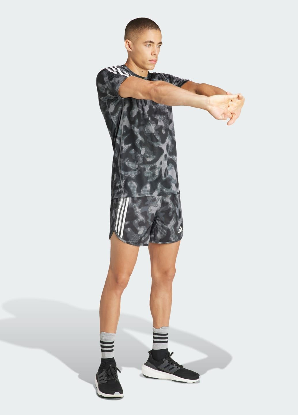 Шорти для бігу Own the Run 3-Stripes Allover Print adidas (297438767)