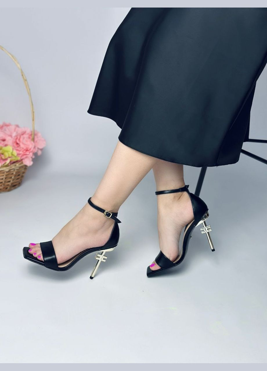 Жіночі модні босоніжки з каблуком Фенді чорні з ремінцем No Brand (329447843)