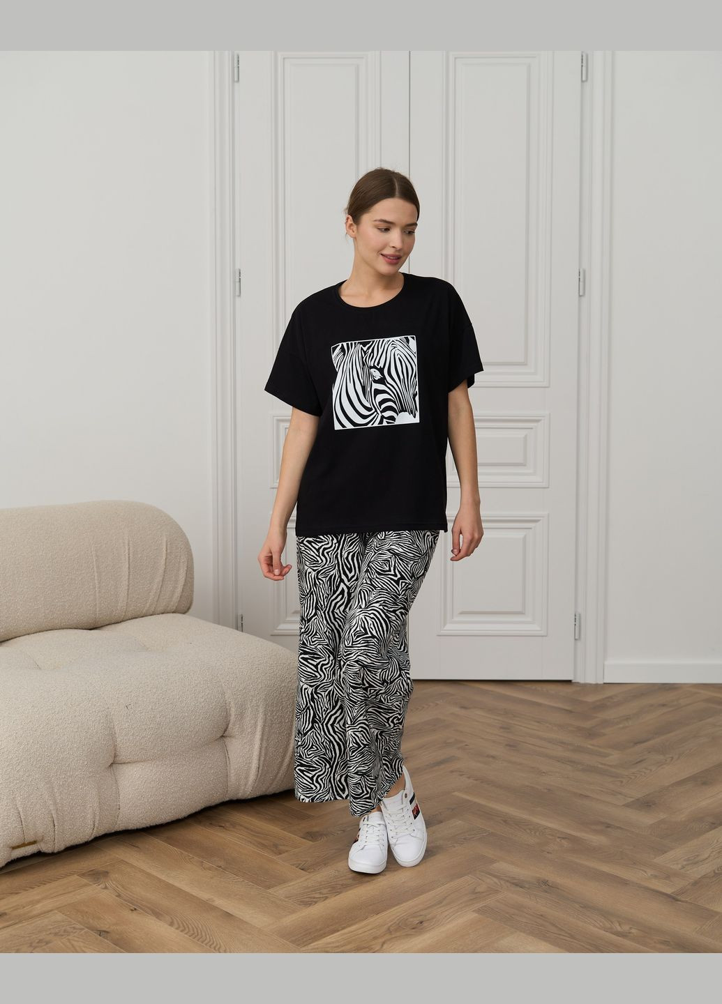 Черная комплект женский футболка и брюки кюлоты Nicoletta