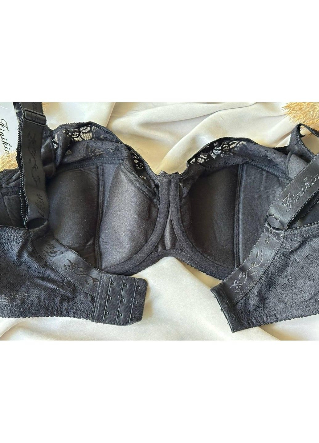 Чорний бюстгальтер з тонким поролоном 5098 чорний Finikin