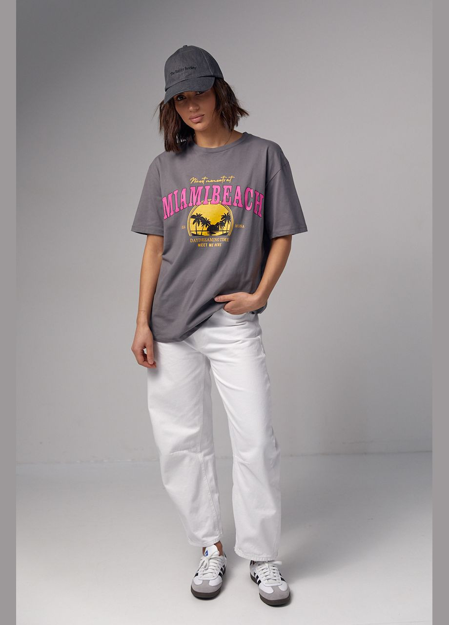 Сіра літня трикотажна футболка з принтом miami beach 22813 з коротким рукавом Lurex