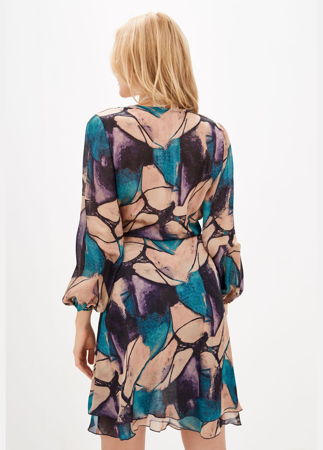 Комбинированное кэжуал платье на запах с абстрактным принтом. ORA с абстрактным узором